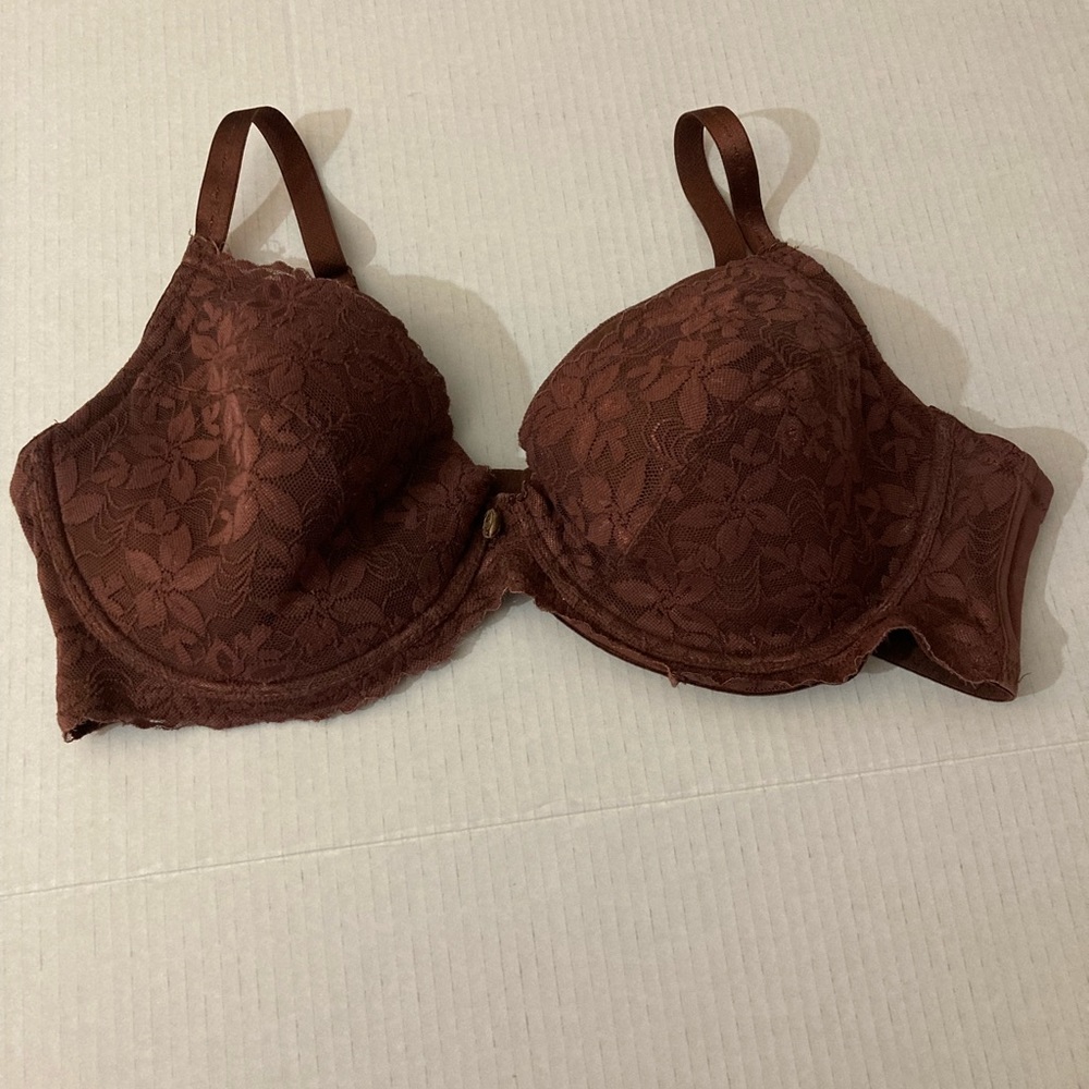 Q-T Intimates Lace Covered Soft Cup Underwire Bra Sz 44DD